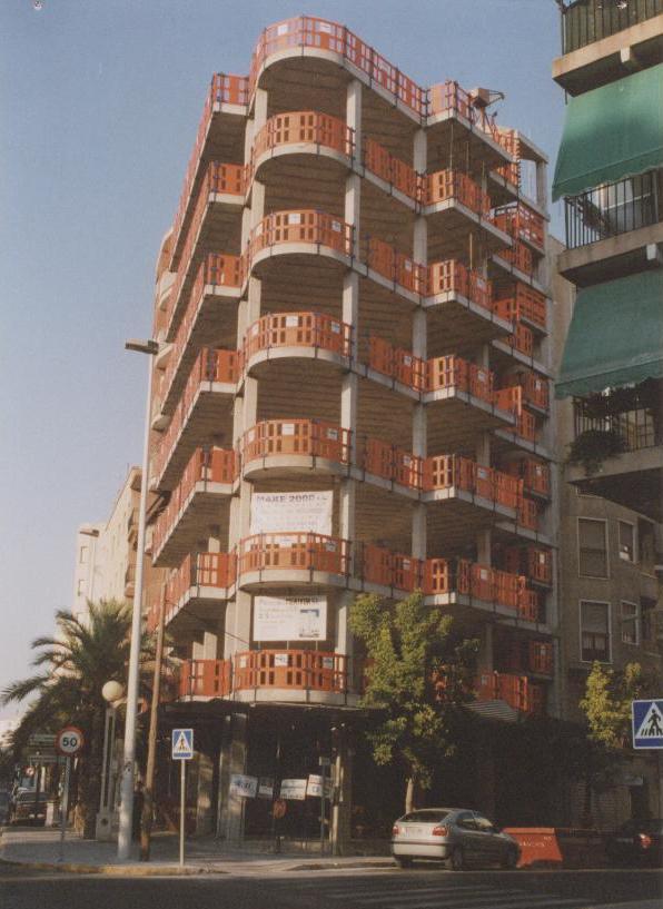 C/ Reina Victoria esq. Avda. Libertad