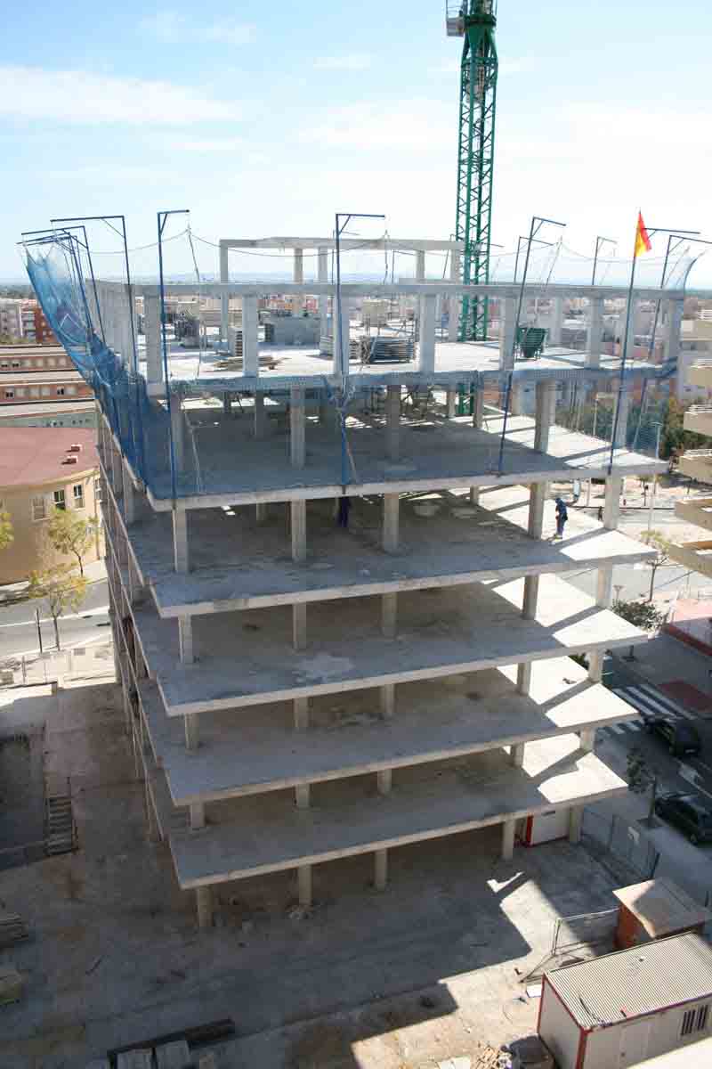 Edificio de 20 viviendas, locales y garajes. C/ Orihuela, con C/ Frasquita Vázquez, con C/ Baltasar Brotons García. -- 