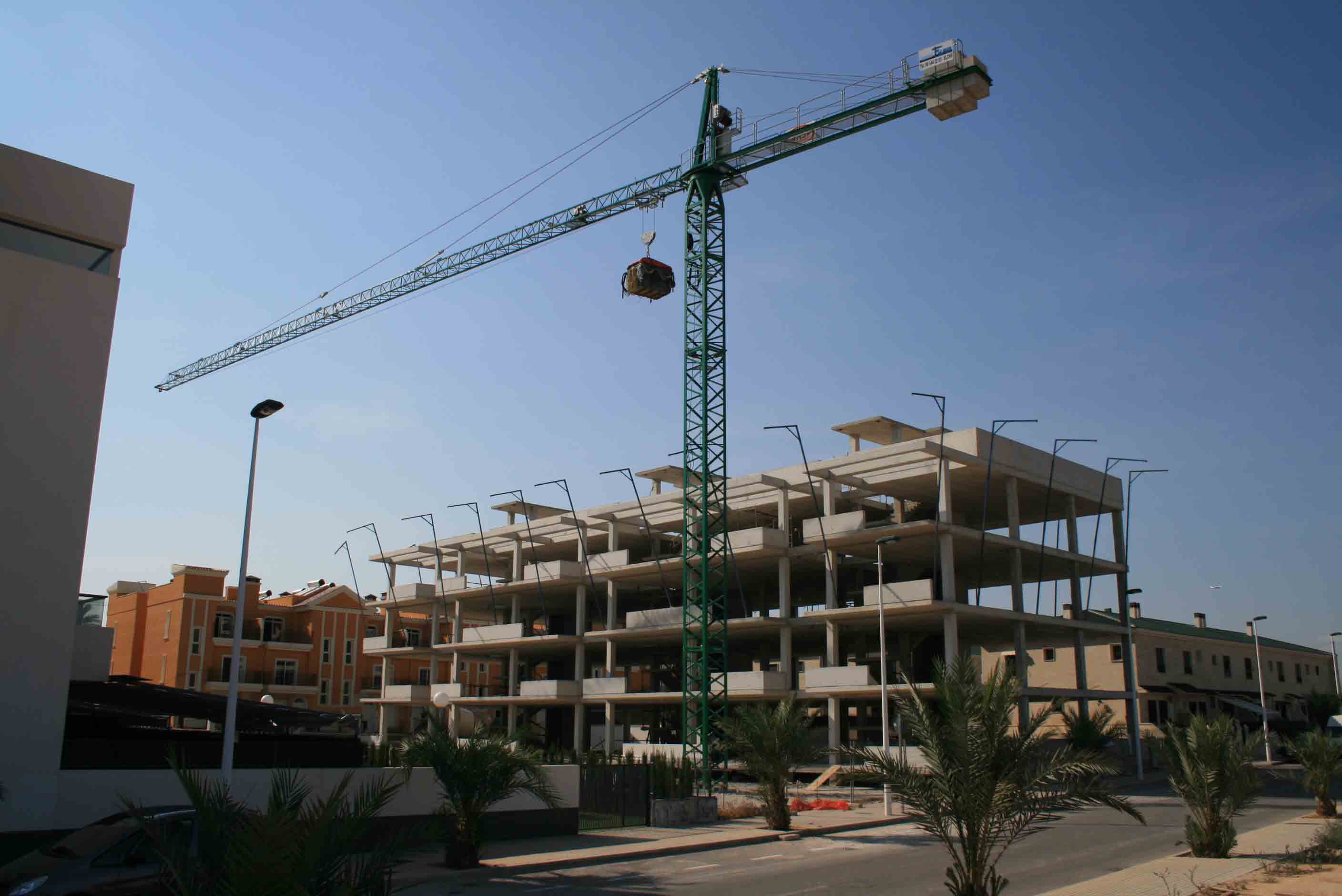 Edificio de 24 viviendas y 2 sótanos en Campo de Fútbol de Elche. 