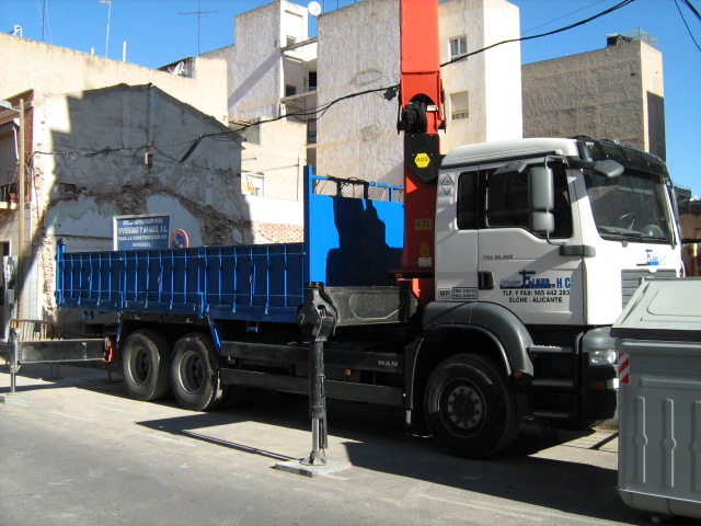 Edificio de 15 viviendas de renta libre y local en C/ Doctor Sapena, n º 4, 6 y 8 de Elche. 