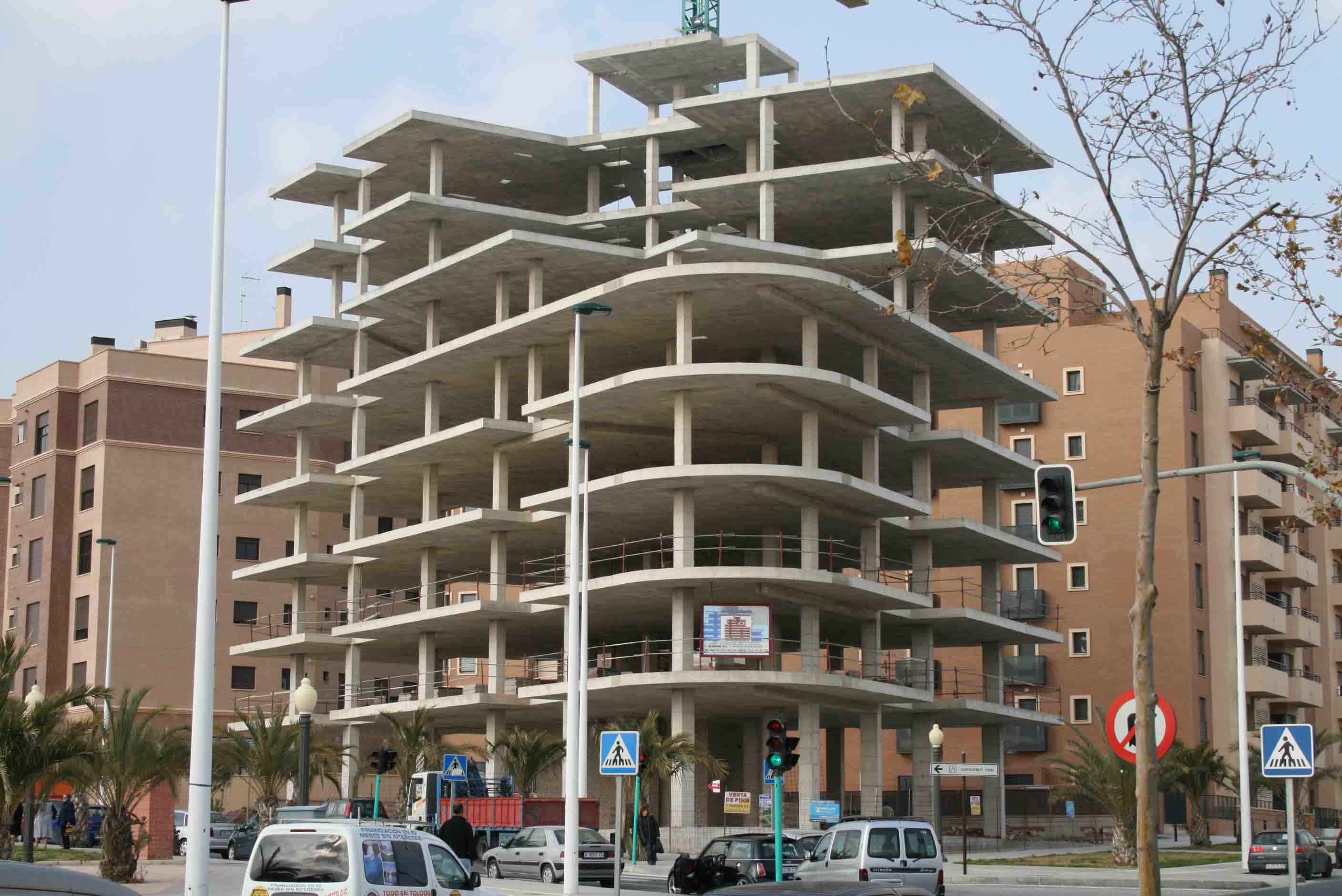 Edificio de 23 viviendas, 2 sótanos y locales en Sector E-12 zona Avda. Cortes Valencianas de Elche. Cortes Valencianas de Elche 